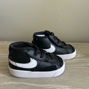 TODDLER NIKE  MID ‘77 SNEAKER- Size 4C